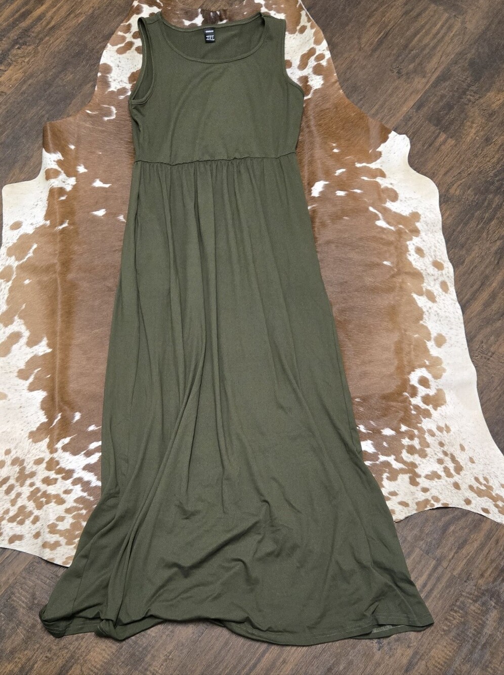 Casual Sleeveless Olive Green Maxi Dress - Soft Knit, Pockets